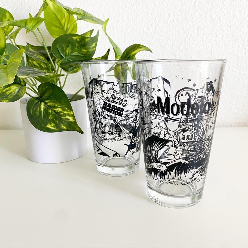 Modelo Especial Limited Edition Collectible Raider Nation Pint Glass Set (2)